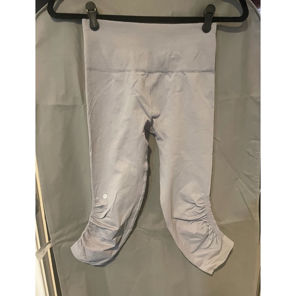 NWOT Gray Lululemon Leggings (Sz 4) - Picture 2 of 3